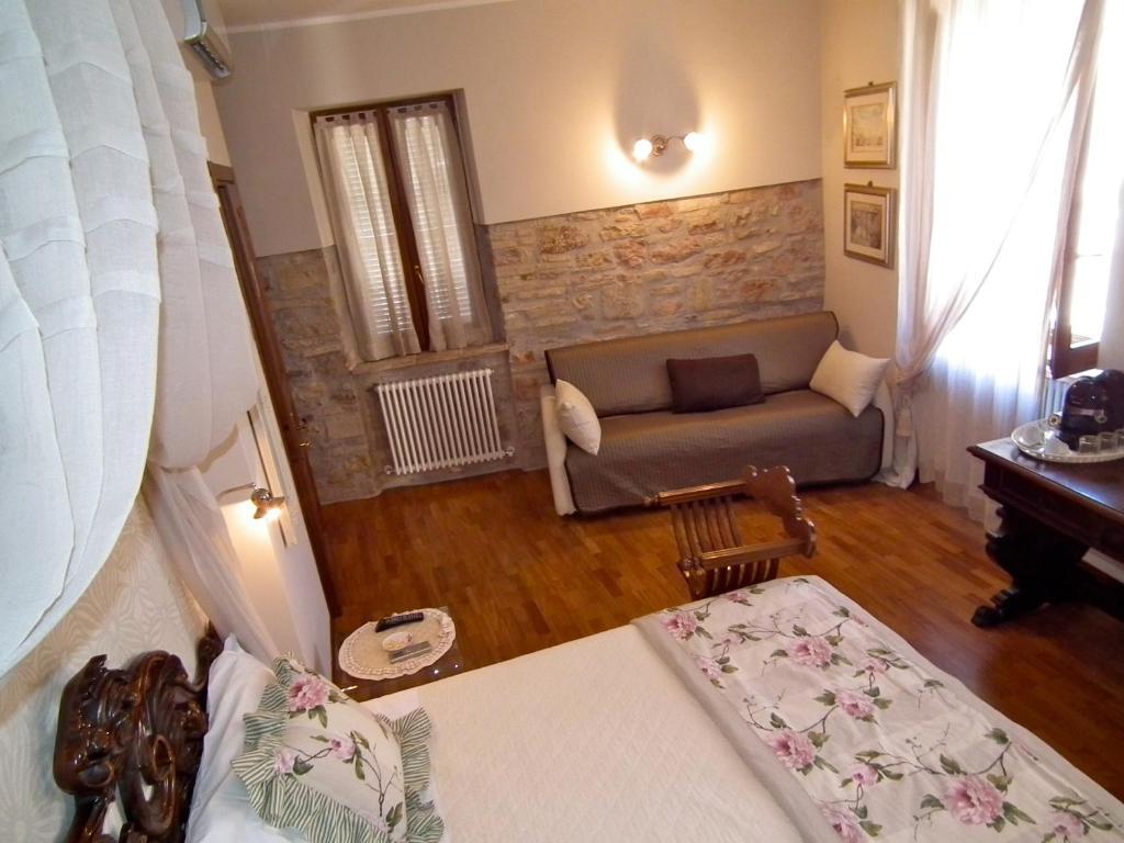 Case Brizi Assisi Bed & Breakfast Стая снимка